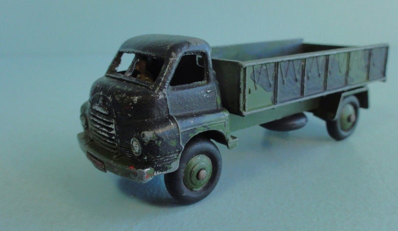 #30 Dinky Toys 621 Bedford 3-Ton Army Wagon ~ No Tilt / Overpaint Carousel 1