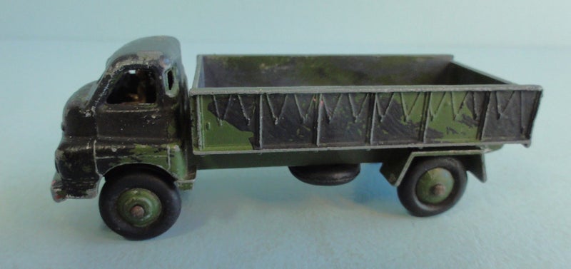 #30 Dinky Toys 621 Bedford 3-Ton Army Wagon ~ No Tilt / Overpaint Carousel 2