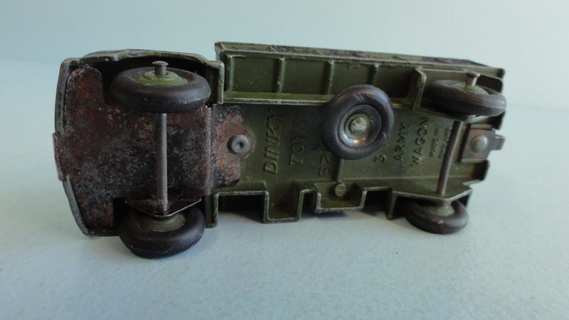 #30 Dinky Toys 621 Bedford 3-Ton Army Wagon ~ No Tilt / Overpaint Carousel 7