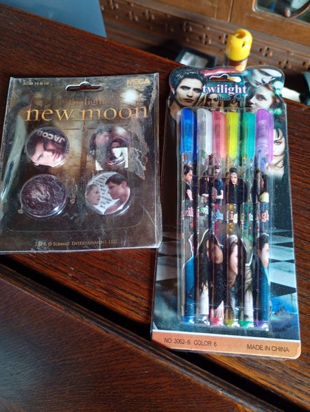 TWILIGHT PENS AND BADGES [ NEW ' Carousel 3