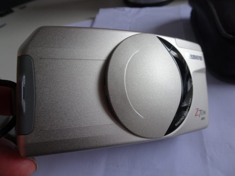 Canon Sureshot Z70w Carousel 1