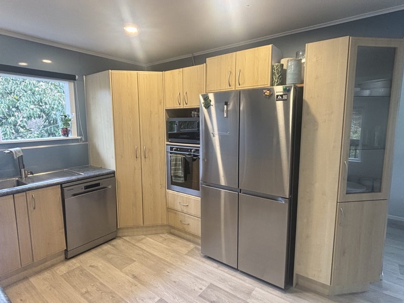 Kitchen for removal Carousel 3