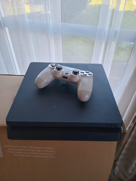 Ps4 slim Carousel 1