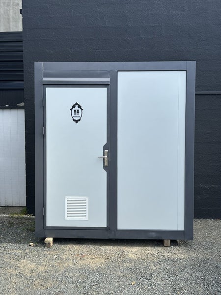 New Deluxe Portable Shower & Toilet Unit Carousel 1