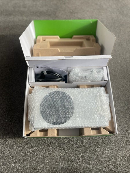 XBox Series S - like new Carousel 7