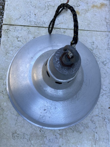 EXTRA LARGE INDUSTRIAL LIGHTS MEASURE 47 ACROSS Carousel 1