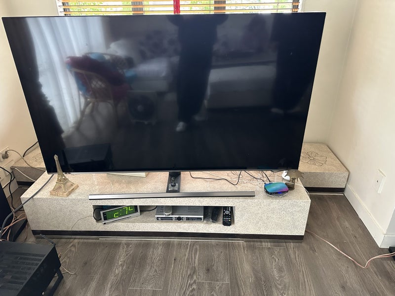 Marble TV entertainment table Carousel 2