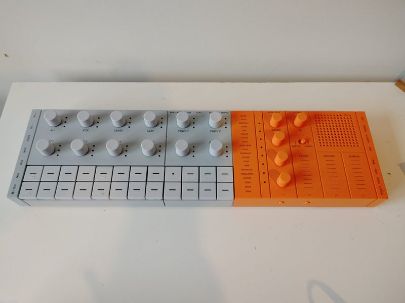 Yamaha SEQTRAK Mobile Music ideastation Groovebox, Synth, Sampler, Sequencer, FX Carousel 1