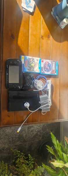 Wii U 32gb Console bundle with 5 games Carousel 1