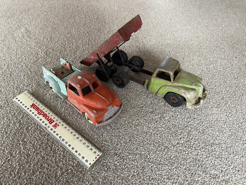 2 x Vintage Fun Ho Trucks Carousel 1