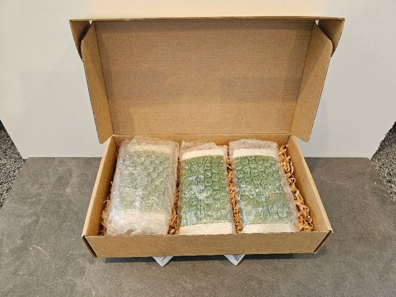 Petit Ceramic NZ Nikau Palm Glazed Pottery Wall Hangings. BNIOB. Carousel 1