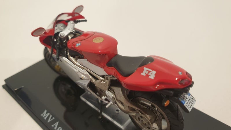 MV AGUSTA 750 F4 SUPERBIKE 1:24 SCALE MODEL SUPERBIKES COLLECTION 1 ONLY Carousel 6