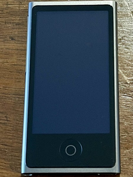 Apple iPod nano (7th generation, Mid 2015) - Model A1446 Carousel 2