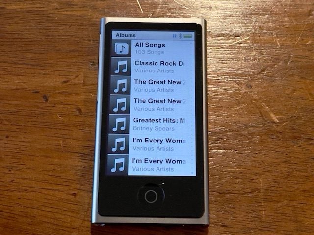 Apple iPod nano (7th generation, Mid 2015) - Model A1446 Carousel 4