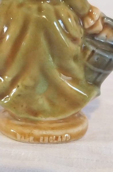 1972 Wade whimsies Jill - Large size Carousel 3