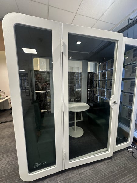 4 person Silent office POD Carousel 1