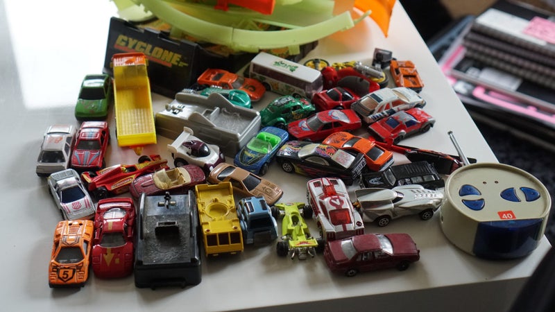 Hot Wheels / Matchbox Diecast Car Lot + Track Pieces & Racing Toys Bundle Carousel 2