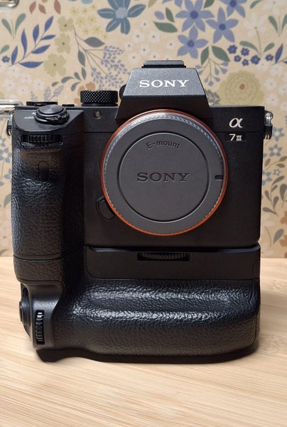 Sony Alpha 7 III Camera + Battery Grip + Batteries & Charger63616363827714112