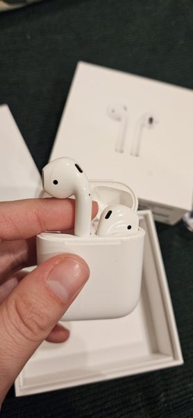 Generation 1 airpods Carousel 6