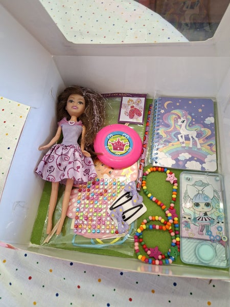 Princess Gift Box with 9 gift inside Carousel 2