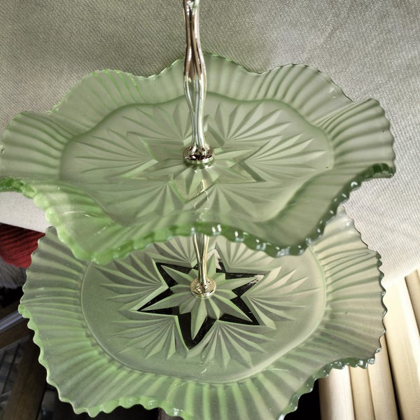 1930's ART DECO SOWERBY FROSTED GREEN GLASS RUFFLE CAKE STAND Carousel 2