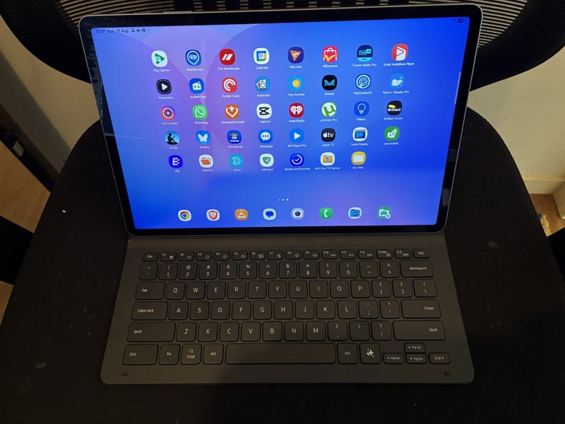 Samsung S10FE+ Tablet & Keyboard cover Carousel 2
