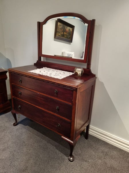 Dressing Table - Large - Mahogany Brown Color - 3 Drawers + Mirror Carousel 1