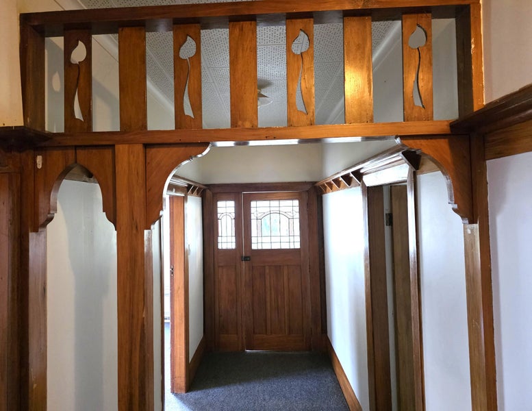 Image 3 of 32