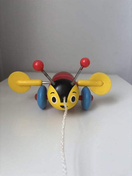 Wooden Pull along Buzzy Bee Carousel 2