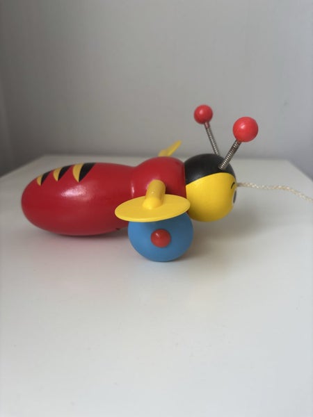 Wooden Pull along Buzzy Bee Carousel 5