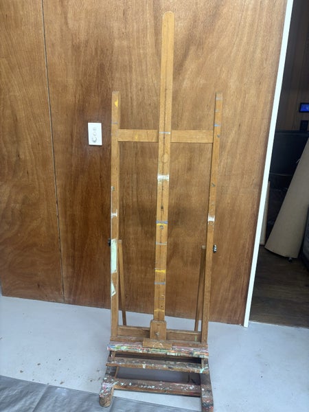 Artist Easel Carousel 1