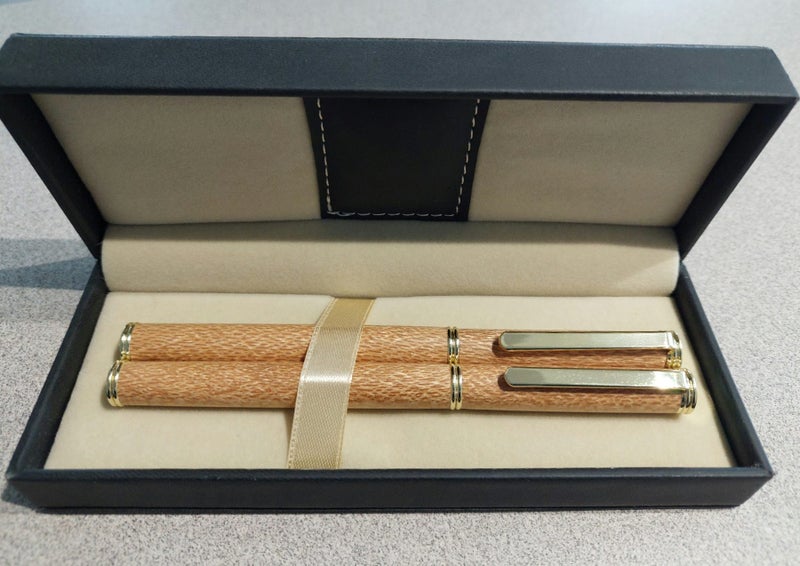 Silky Oak Pen Set Carousel 1