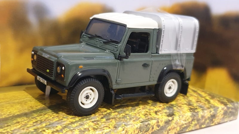 BRITAINS LAND ROVER DEFENDER 90 PICK-UP FARM VERSION 1:32 SCALE MODEL 1 ONLY Carousel 2