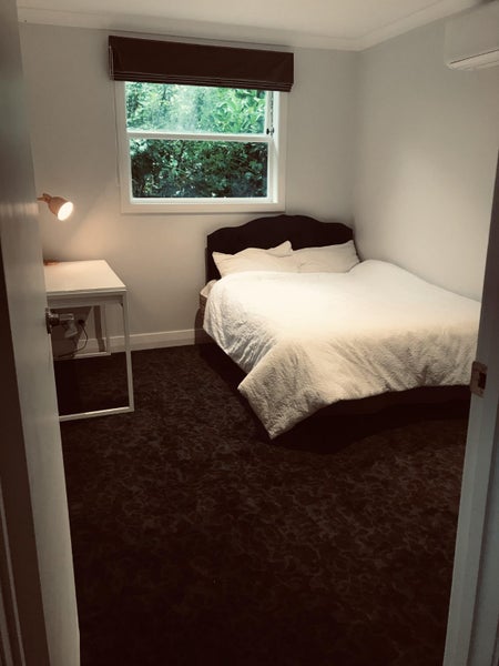 Hillsborough, 5 bedrooms63621369102851113