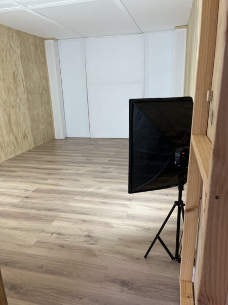 Home Cinema / Video & Podcast Freestanding Studio – Wellington Pickup/Ping Only63616503740675113