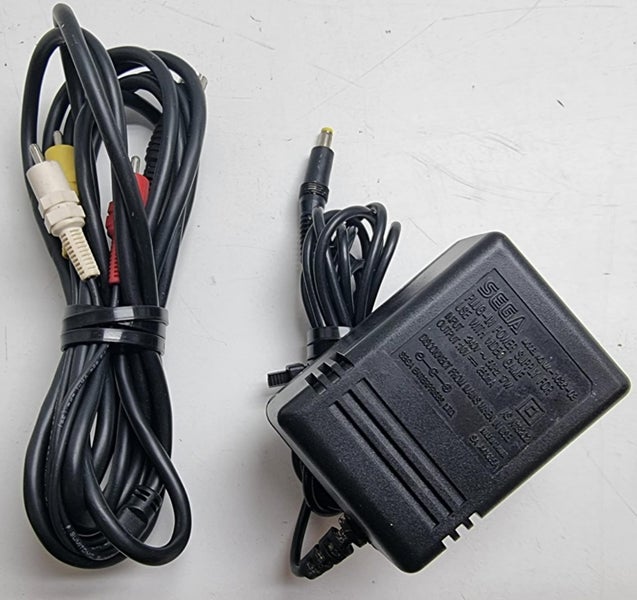 Sega Mega Drive 2 [MK-1631-50] Inc 1x OG Con, 1x AfterM Con, JoyStick and Acc Carousel 10