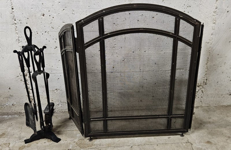 Fire guard and Fireplace Tools Carousel 1