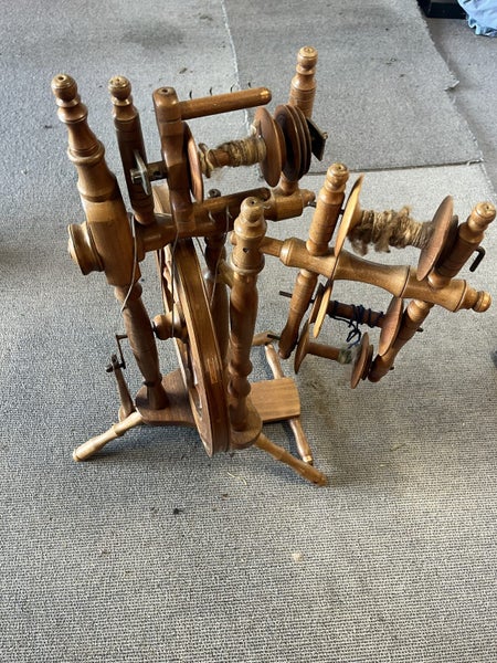 Spinning wheel Carousel 1
