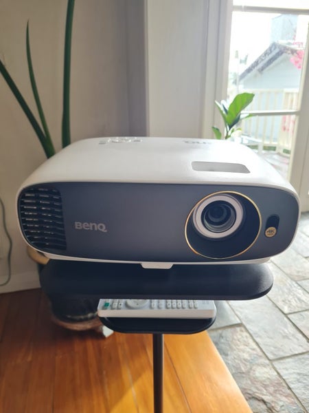 BenQ W1700M 4K HDR Projector + Stand, Screen & Extras – Barely Used, 20 hrs63617457418883111