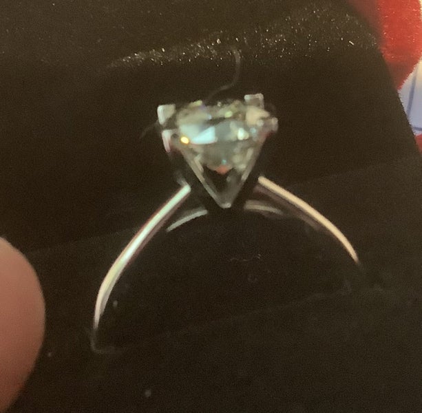 1.5 ct NATURAL DIAMOND IN 18 ct WHITE GOLD RING Carousel 2