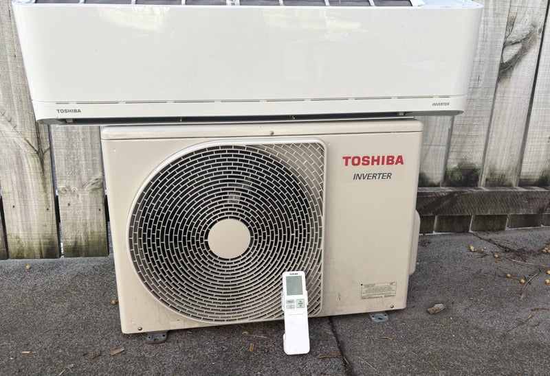 Toshiba Heatpump 5.8kw heat / 4.8kw cool Carousel 1
