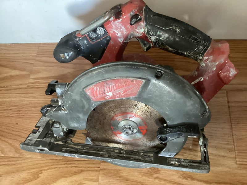 RRP$599–Milwaukee M18 FUEL™ 6-1/2" Circular Saw—-Skin only Carousel 1