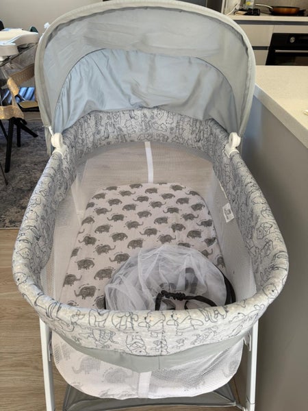 Disney Baby Winnie Bassinet63616992571650112