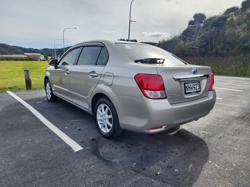 2013 Toyota Corolla Axio Hybrid63613212795649113