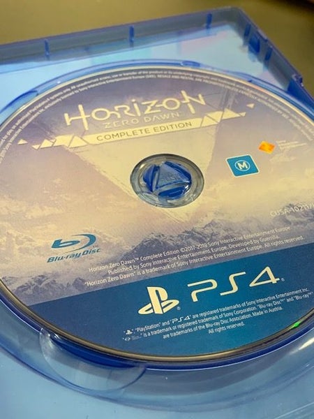 Horizon Zero Dawn: Complete Edition (PS4) – Used, Good Condition Carousel 2