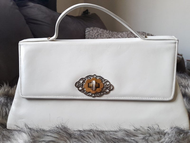 Styled by Westcraft, Vintage Leather handbag complete with leather purse Carousel 1