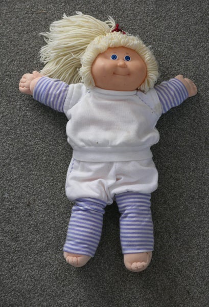 Cabbage Patch Doll, original Clothes. Coleco labeled. Pink Bum Stamp 1989. Carousel 1
