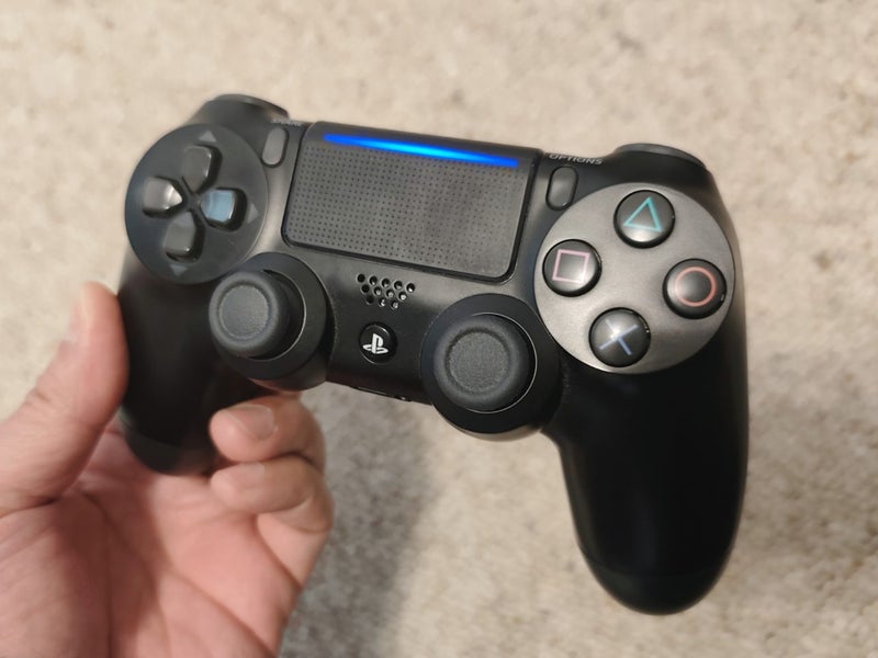 PS4 Slim 1T near new + 4 games North Shore pick up Carousel 2