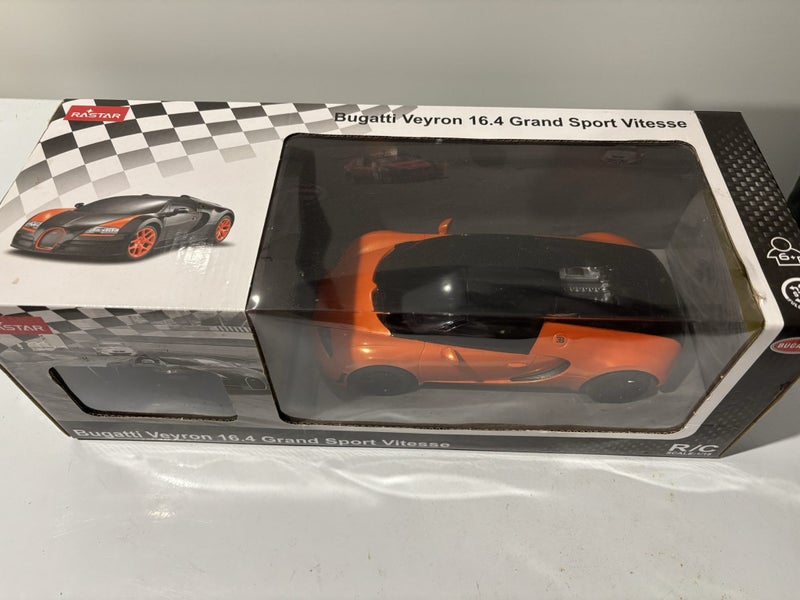 Rastar 43900o 1/18 Bugatti Veyron 16.4 Grand Sport Vitesse 2014 Model Car Carousel 2