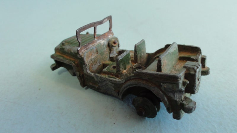 #26 Dinky Toys 674 Army Austin Champ ~ Battle Damaged! Carousel 2